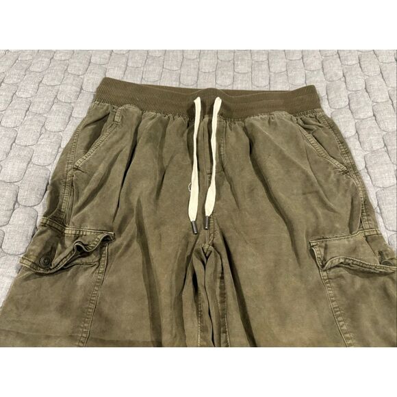 Ladies cargo pants. Size medium by aerie - Picture 2 of 4